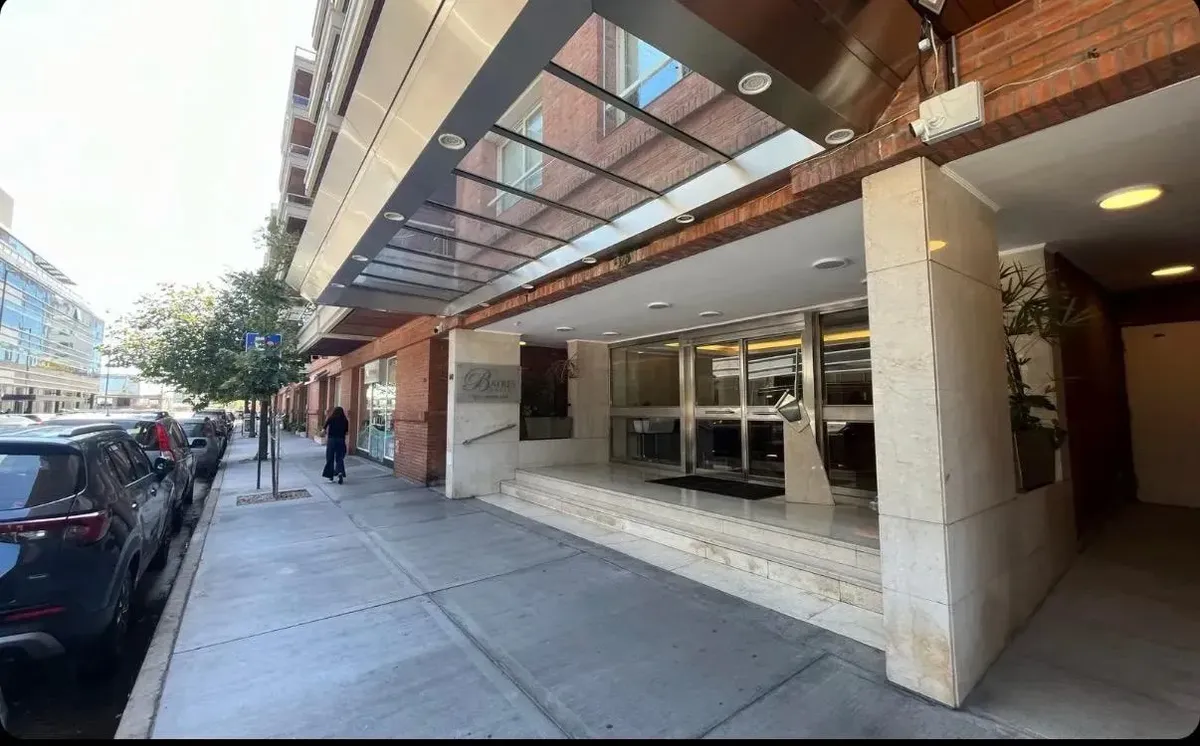 Apartamento de 3 ambientes mobiliado com vaga de garagem em Puerto Madero
