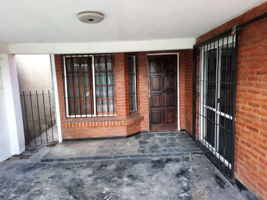 Chalet PH de 2 dormitórios em Ituzaingó Norte