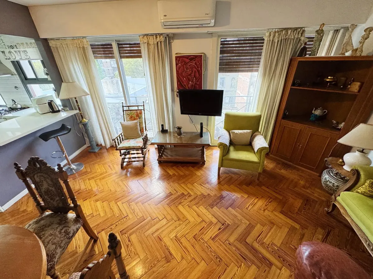 Apartamento de três ambientes com vaga de garagem em San Fernando