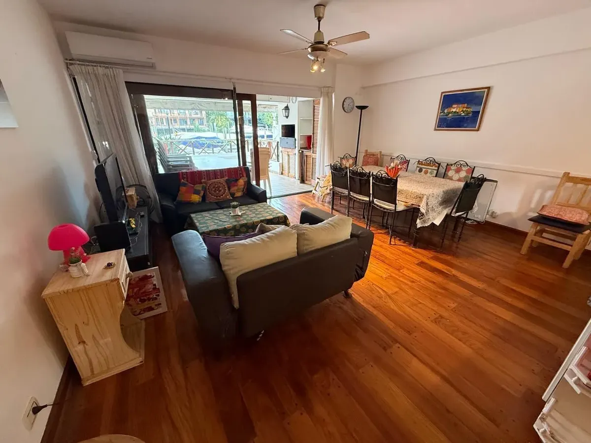 Apartment for rent in Victoria