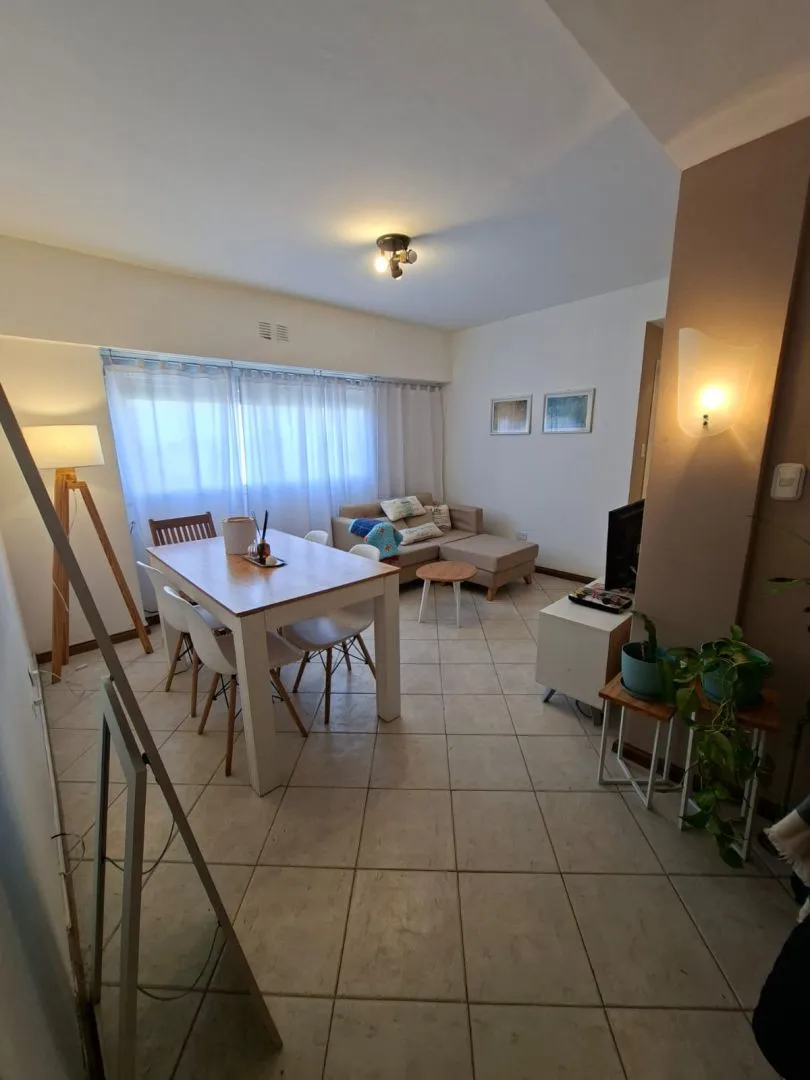 Apartamento de dois ambientes de frente para a estação em La Matanza