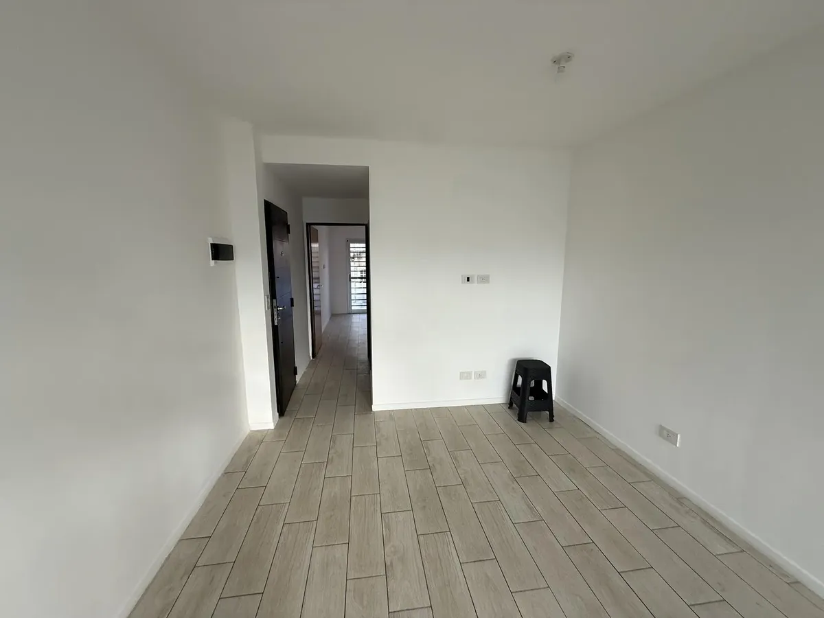 Apartamento de 2 ambientes em semiandar no Wilde, Avellaneda