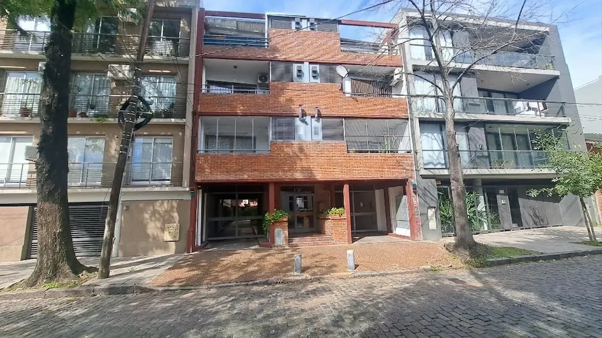 Departamento dúplex de 4 ambientes con 3 dormitorios en San Isidro