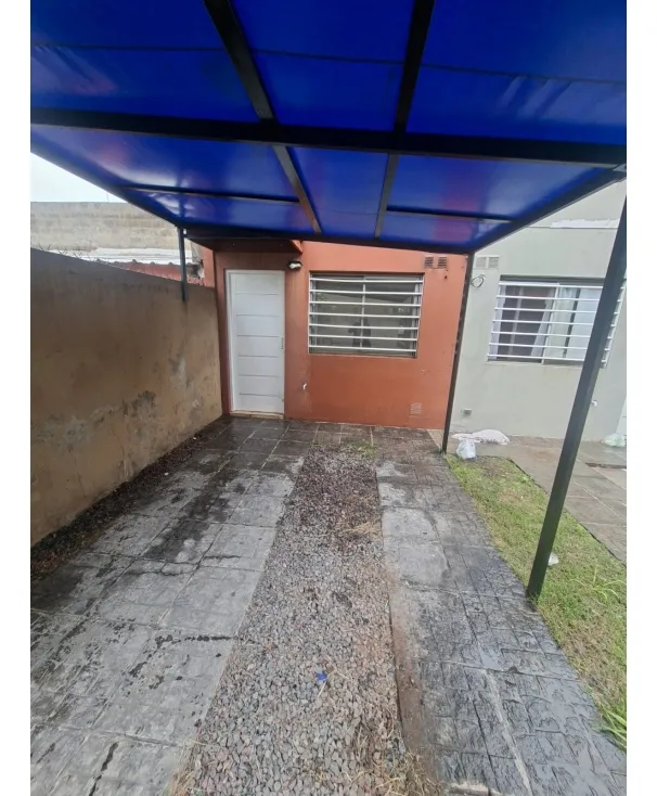Casa em PH com 1 dormitório em Ituzaingó Norte