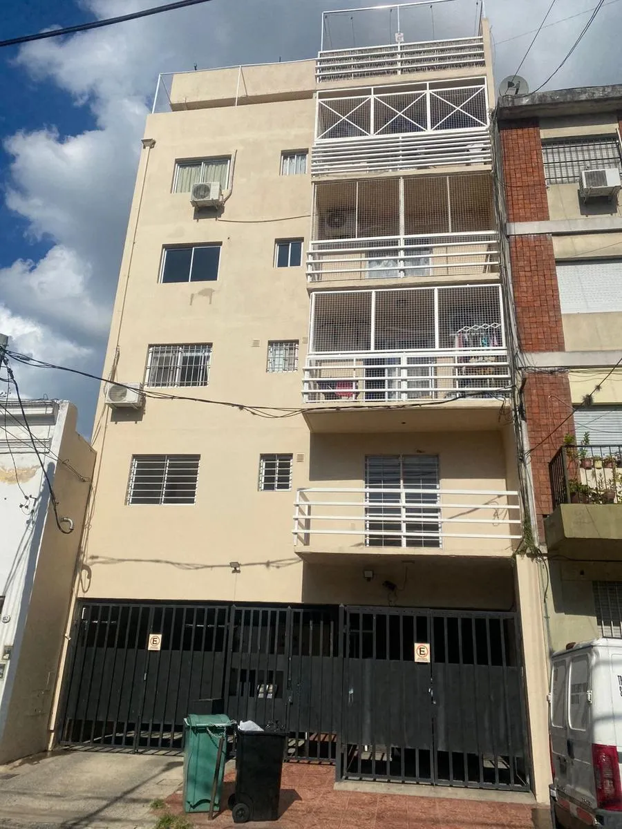 Apartamento de 2 ambientes de frente em San Fernando