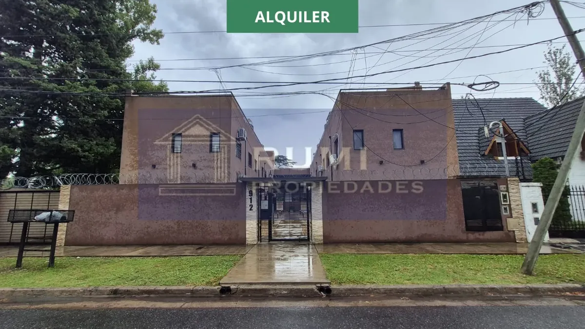 Duplex En Alquiler En Condominio En Moreno Norte