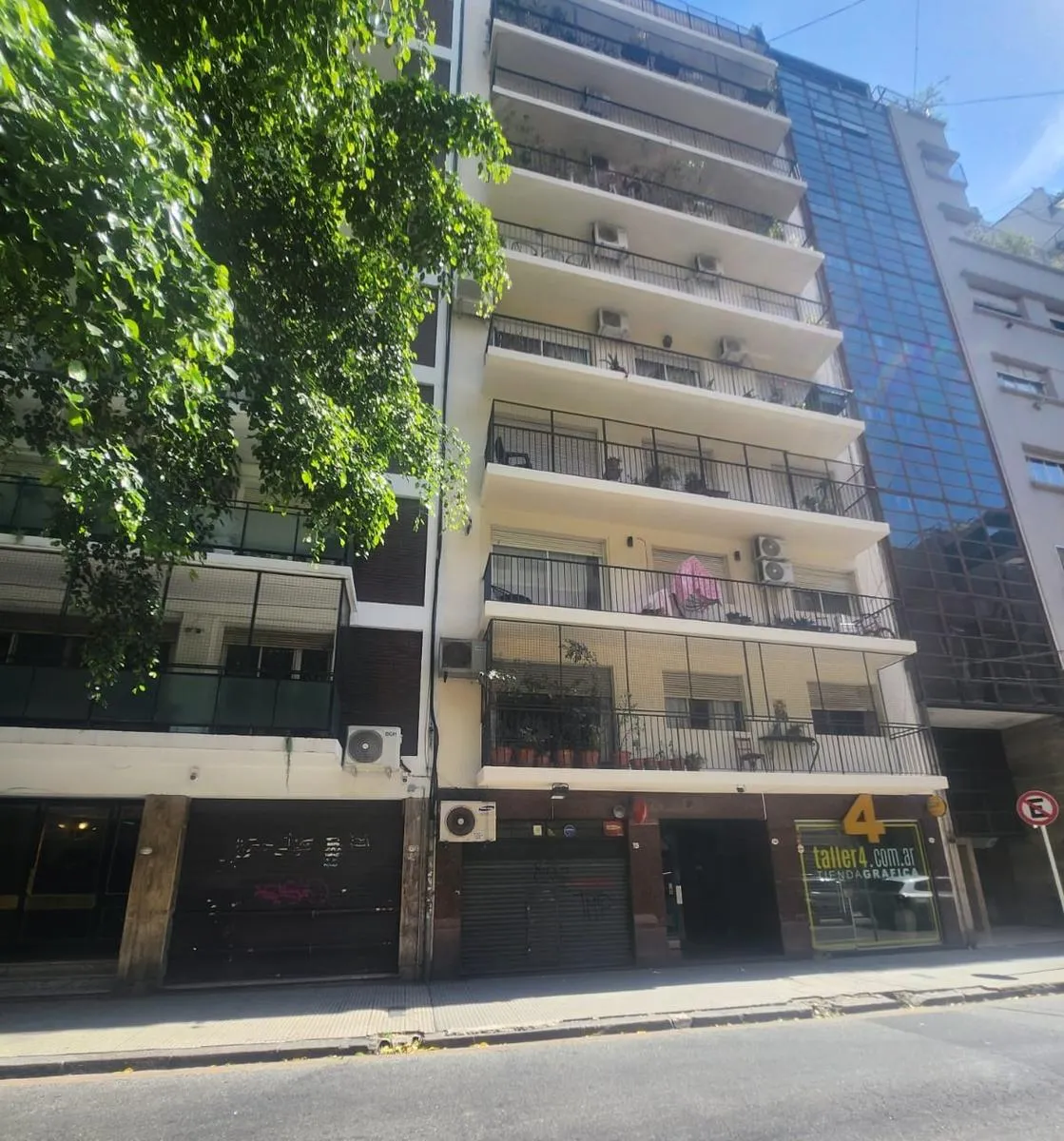 Departamento de 2 ambientes con baño y cocina refaccionados en Retiro