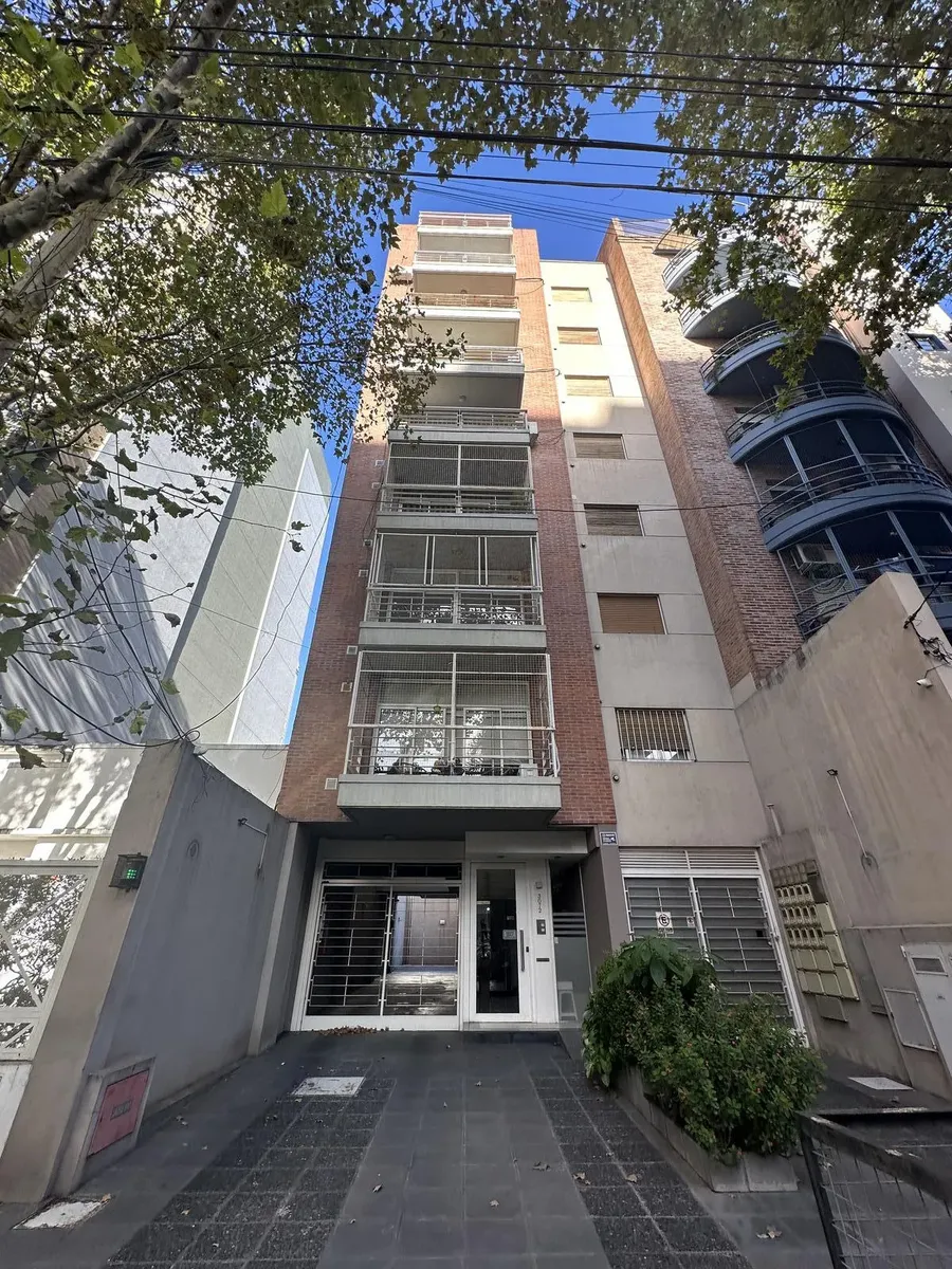 Apartamento de dois ambientes com 1 quarto em Lanús Oeste