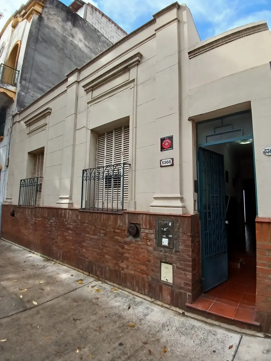 Casa en planta baja de 3 ambientes con 2 dormitorios en Villa Urquiza