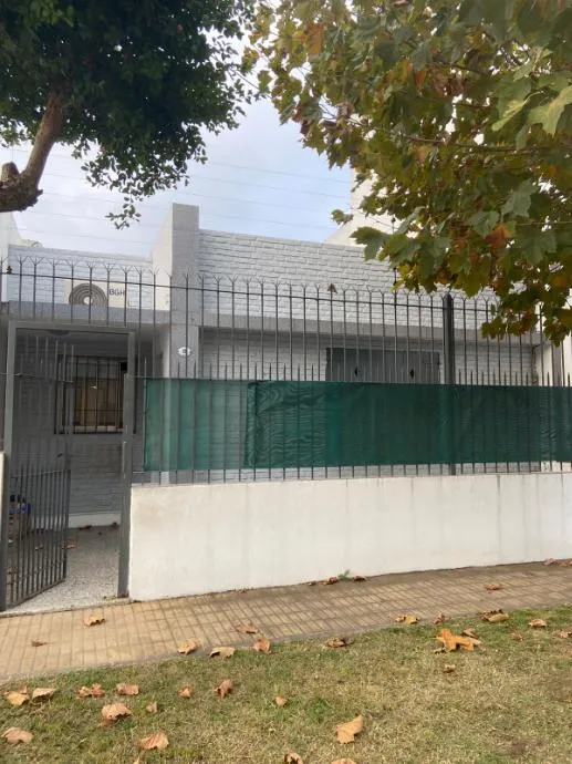 Casa Ph En Alquiler En Bernal Centro