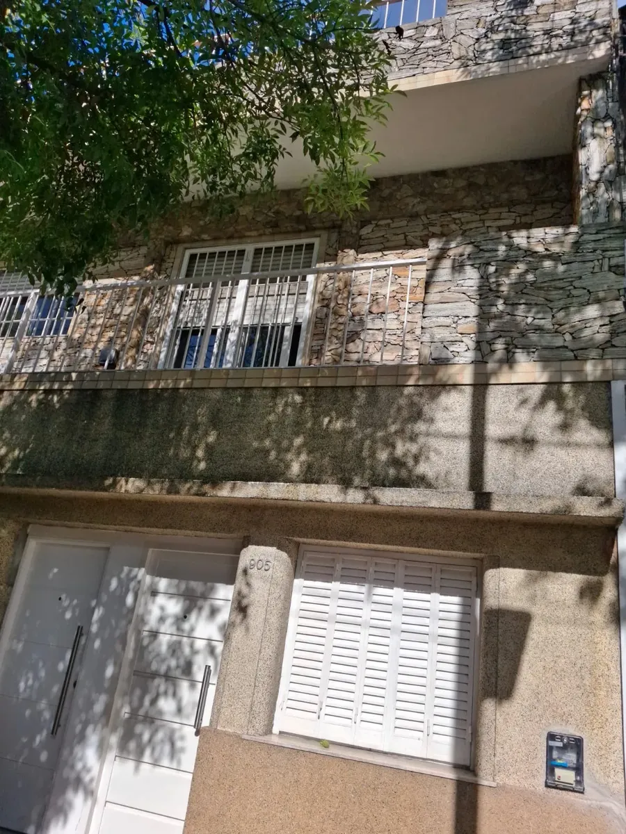 PH de 3 ambientes a la calle con balcón, terraza y quincho en Flores