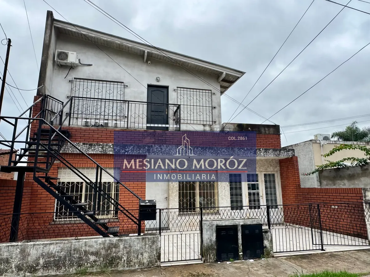 Casa 3 Ambientes Con Amplio Jardín Zona Villa Tesei
