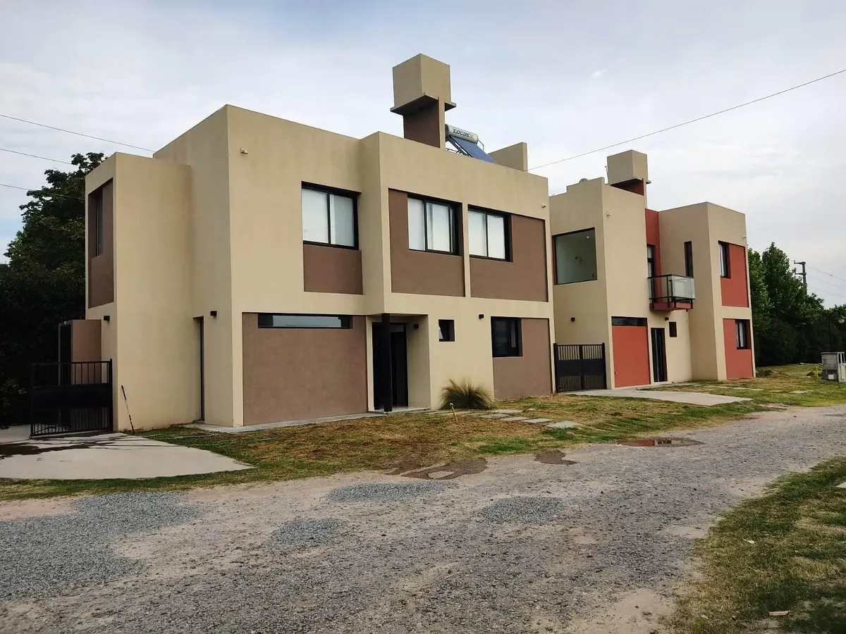 Duplex de 3 quartos em condomínio fechado El Cauquen