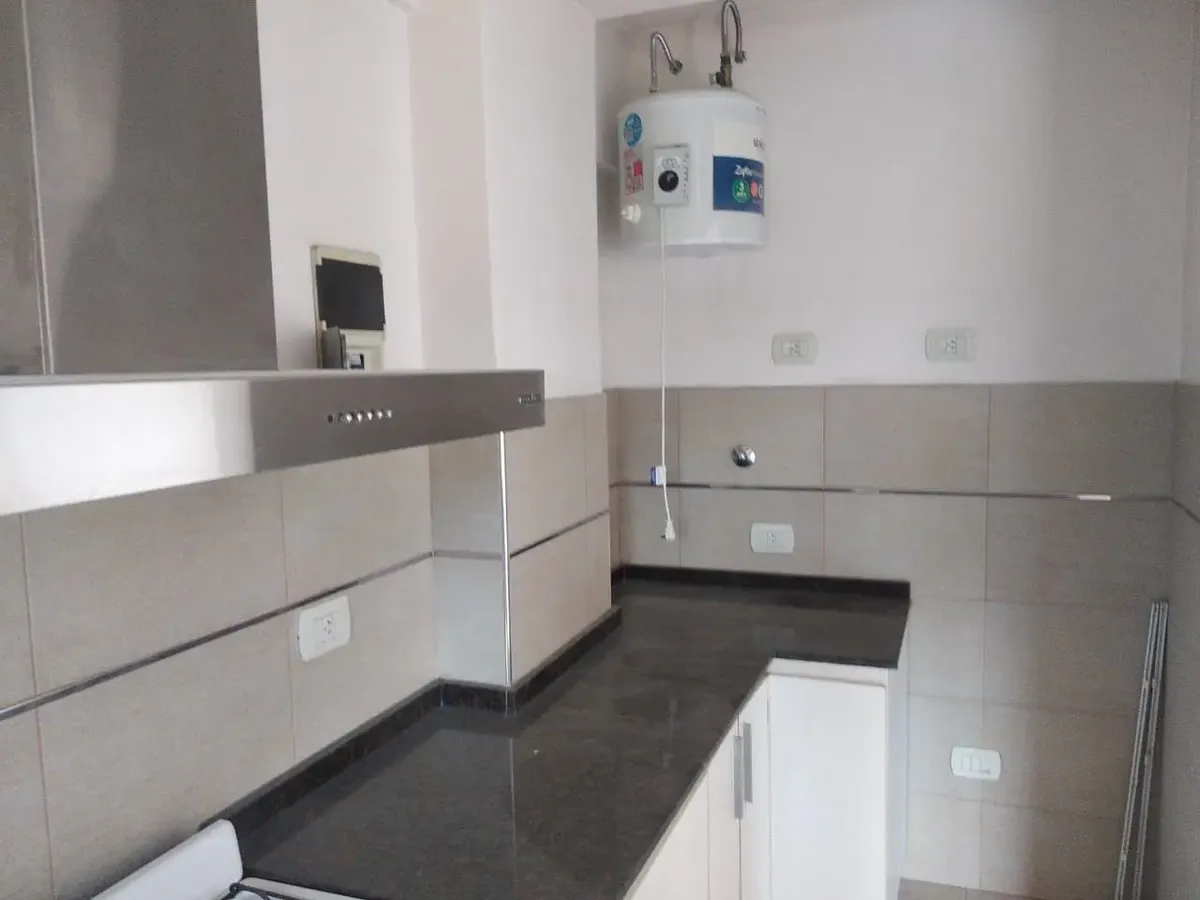 Departamento Reciclado A Nuevo Con Cochera, Oportunidad