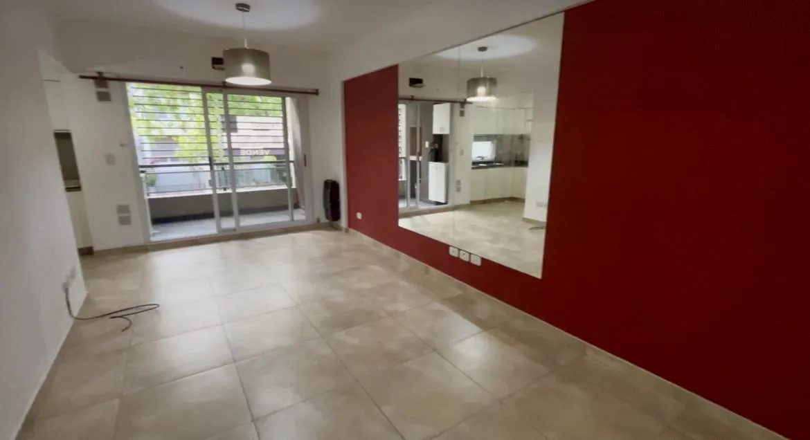 Трёхкомнатная квартира с 2 спальнями в Mataderos