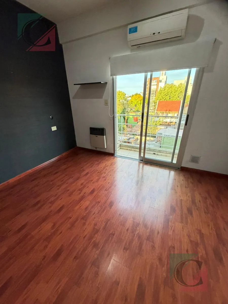 Квартира-студия с разделением в Lanús Oeste