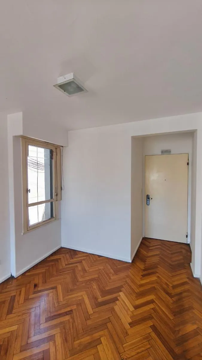 Apartamento studio de andar alto com vistas abertas em Barrio Norte