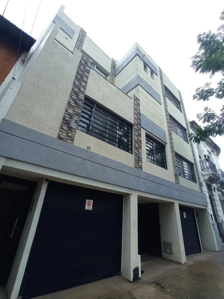 Monoambiente a estrenar con patio en Parque Chacabuco