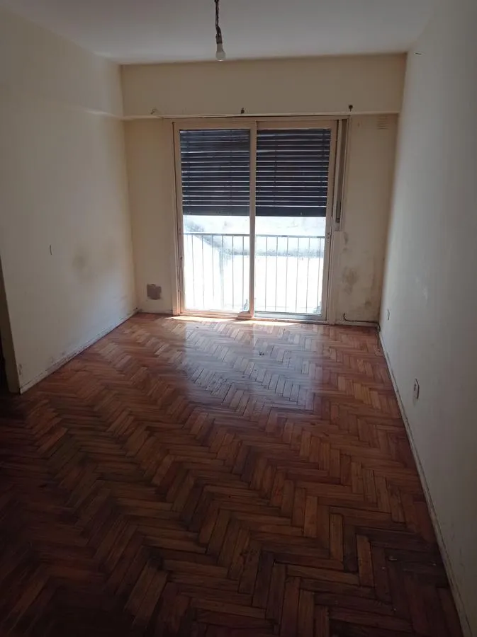 Apartamento de 2 ambientes com varanda em Floresta