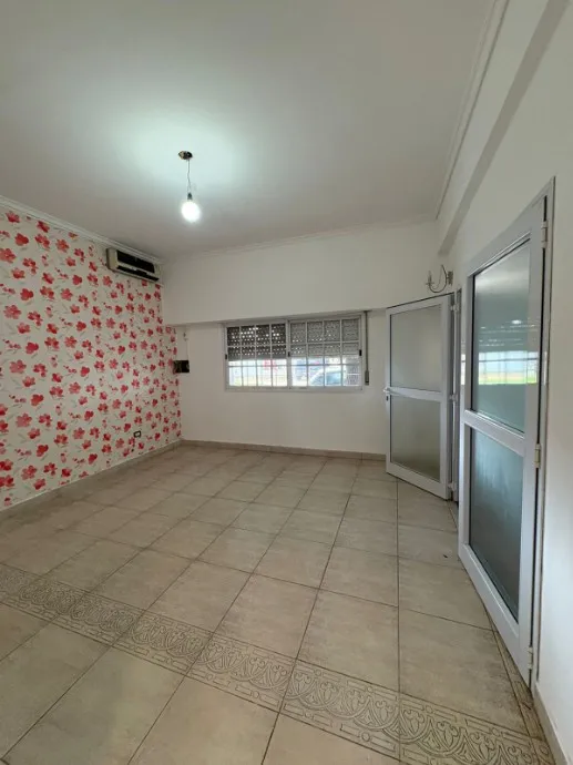 PH com 2 dormitórios térreo para alugar em Villa Bosch