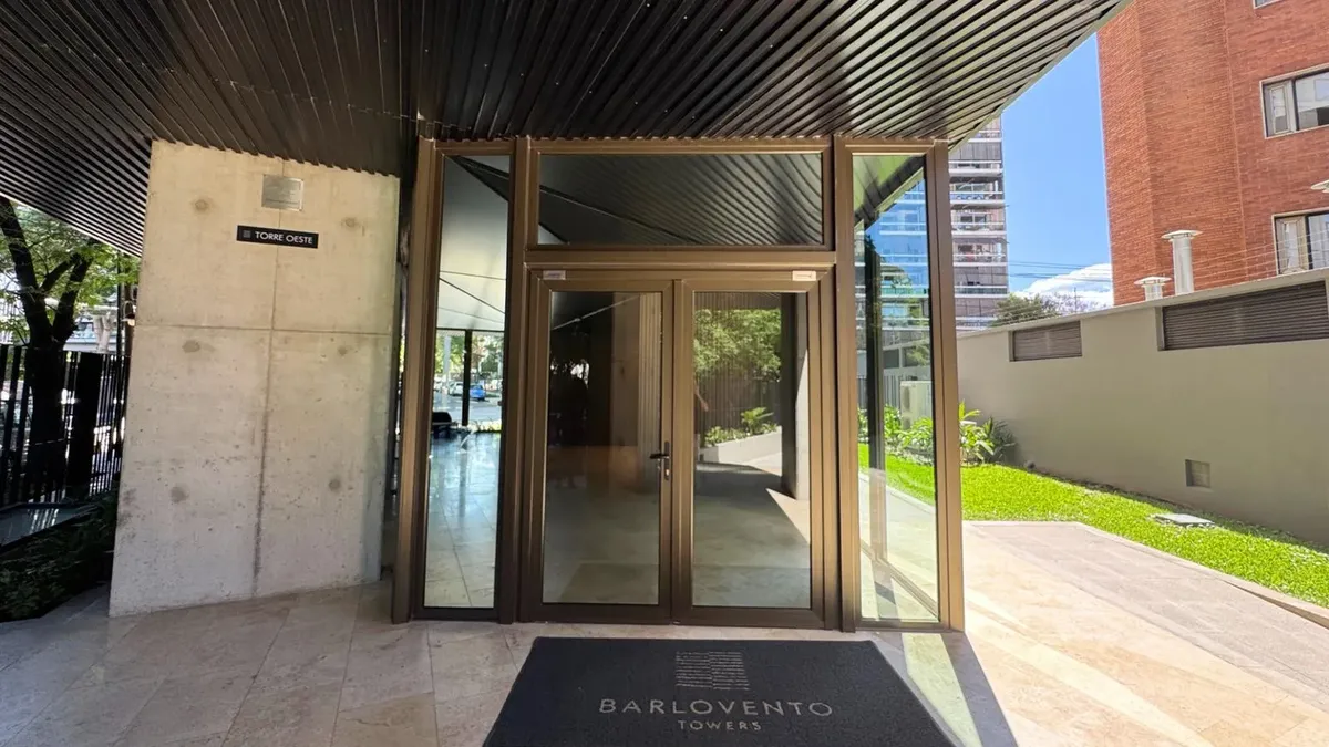 Departamento Dos Ambientes A Estrenar Con Balcon Y Cochera En Torre Premium Con Amenities