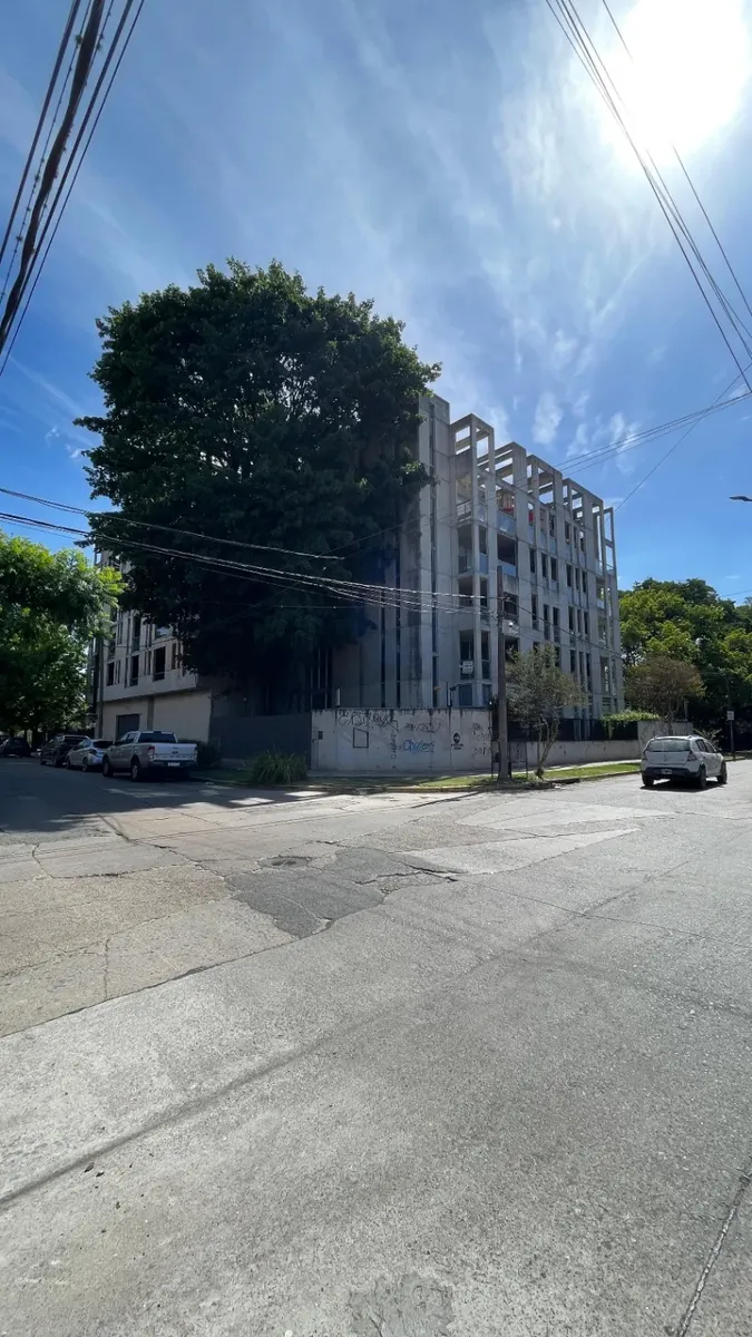 Departamento de 2 ambientes con cochera en Moreno