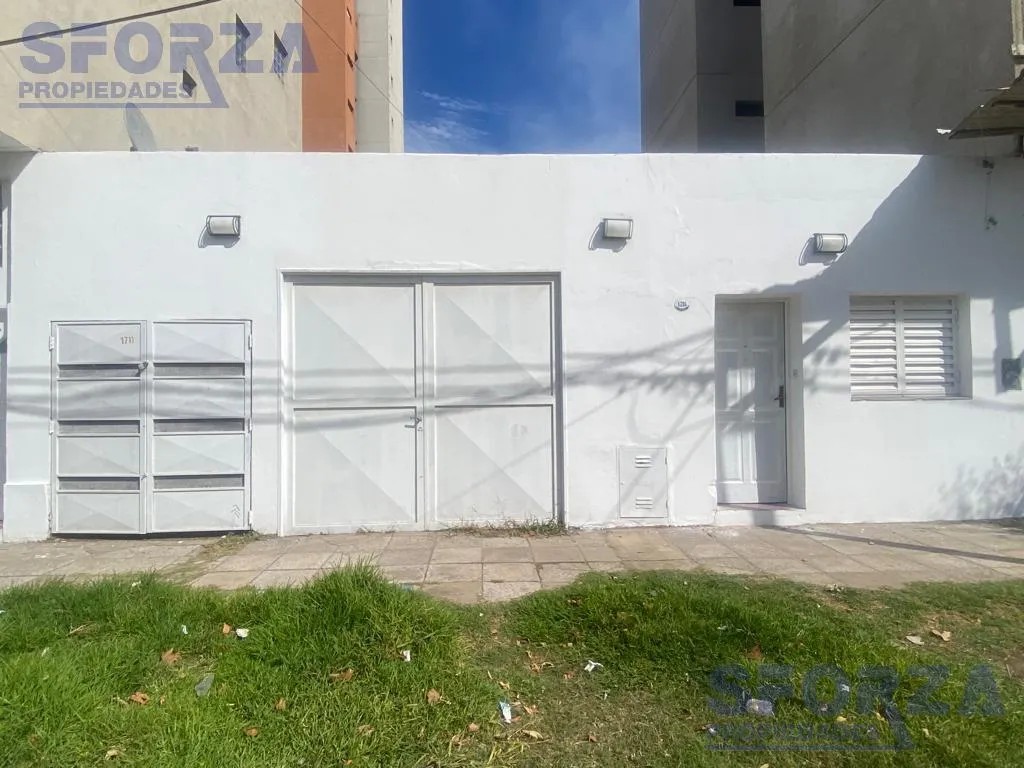 PH de 2 ambientes en planta baja con patio y cochera en Buenos Aires