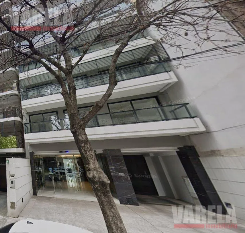 Unfurnished four-room apartment on Av. Boyacá in Flores