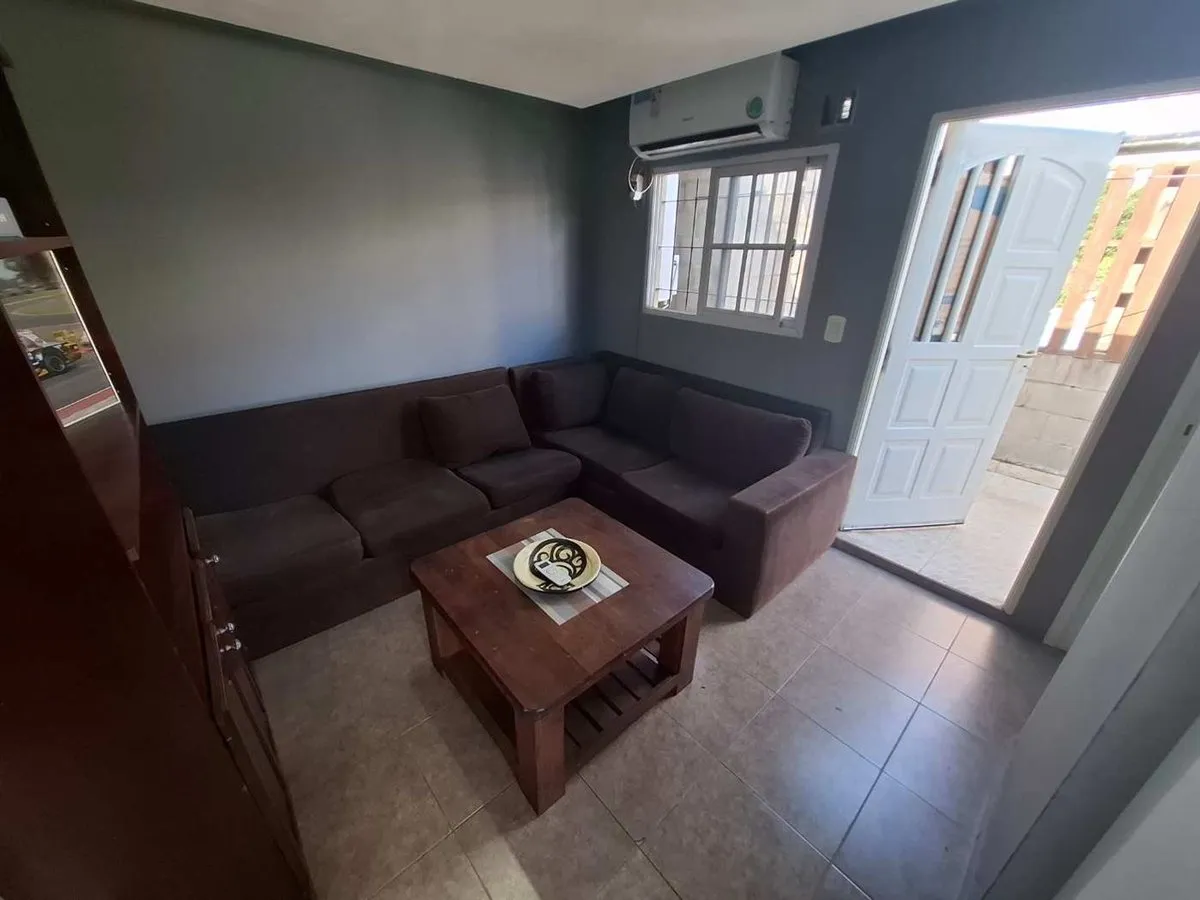 Apartamento de dois ambientes no primeiro andar em José C. Paz