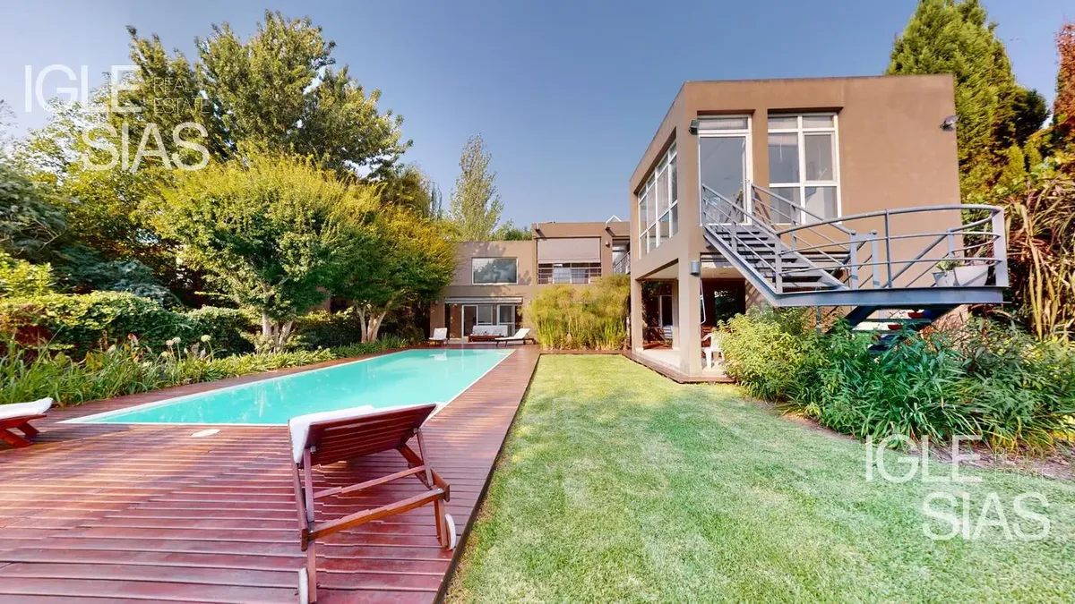 Four-bedroom house by the river for annual rent in Santa María de Tigre