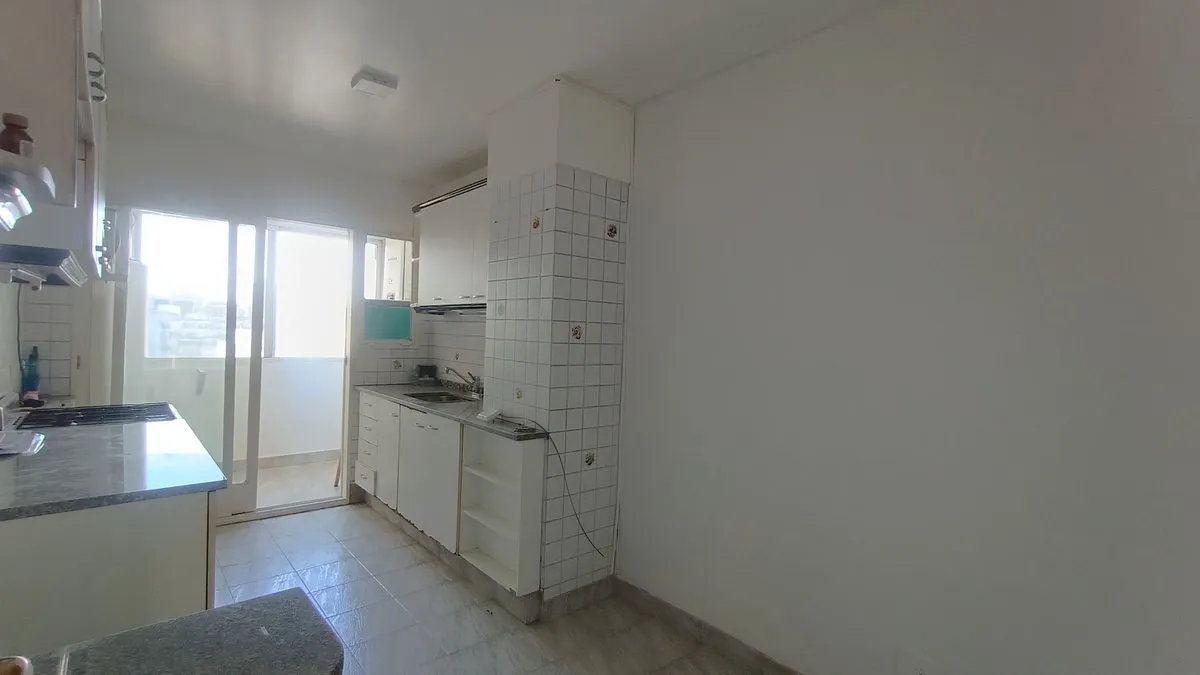 Duplex de dois dormitórios com vaga de garagem em Buenos Aires