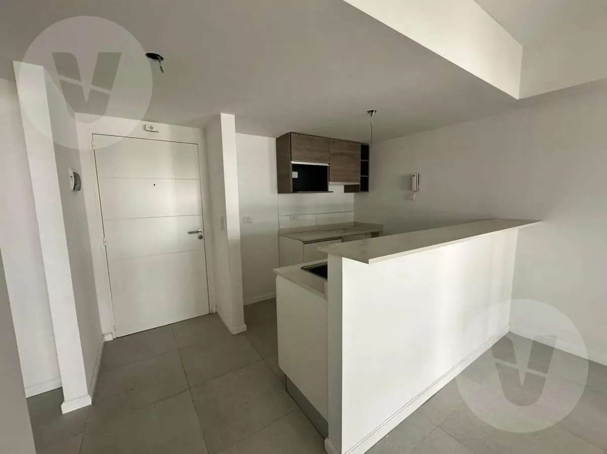 2-room unit with balcony grill