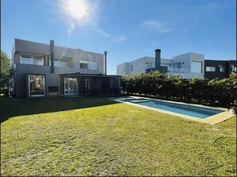 Apartamento em Tigre com 4 quartos em Los Alisos