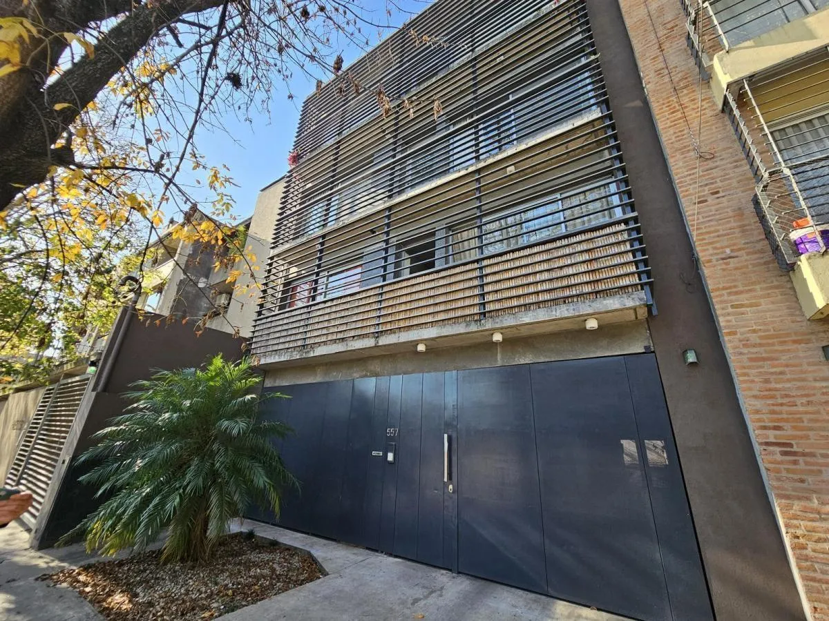 Departamento de 2 ambientes al frente en La Calabria, San Isidro