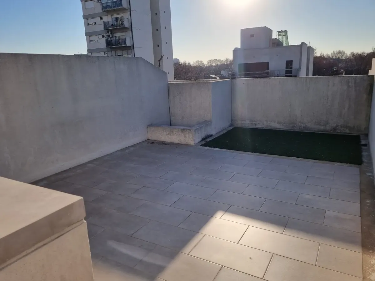 Monoambiente Dividido Con Terraza, Balcón Y Cochera