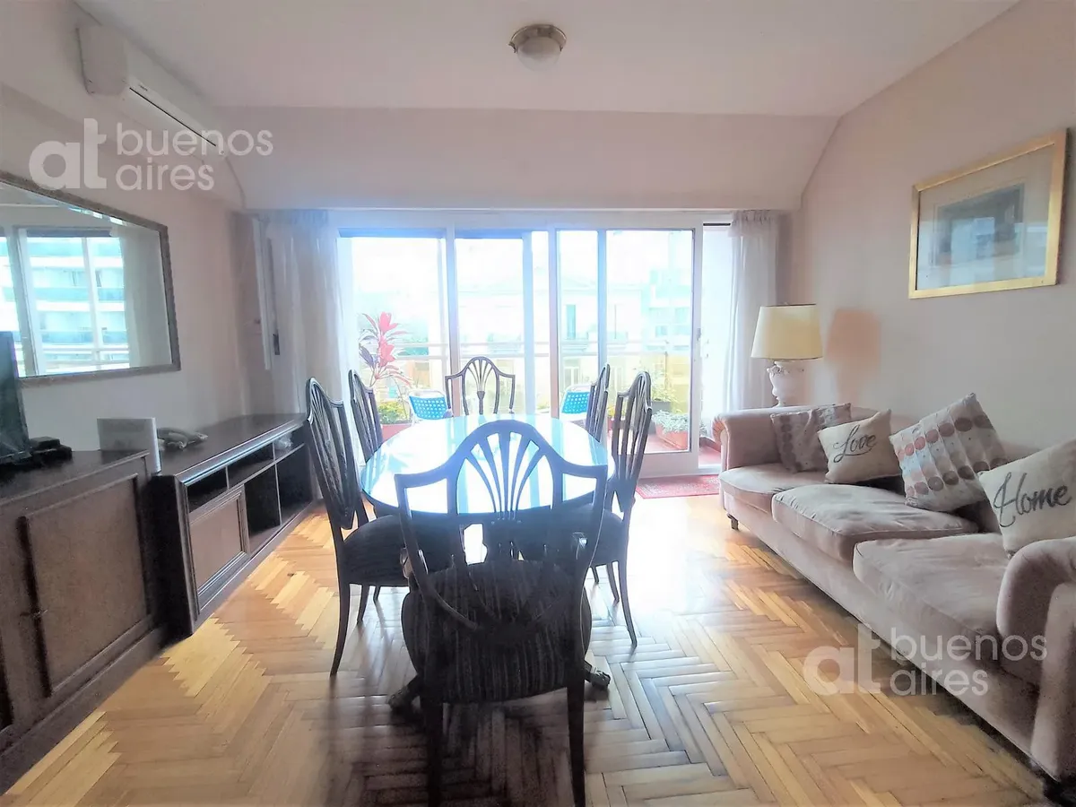 Três ambientes com varanda em apartamento para aluguel temporário em Monserrat