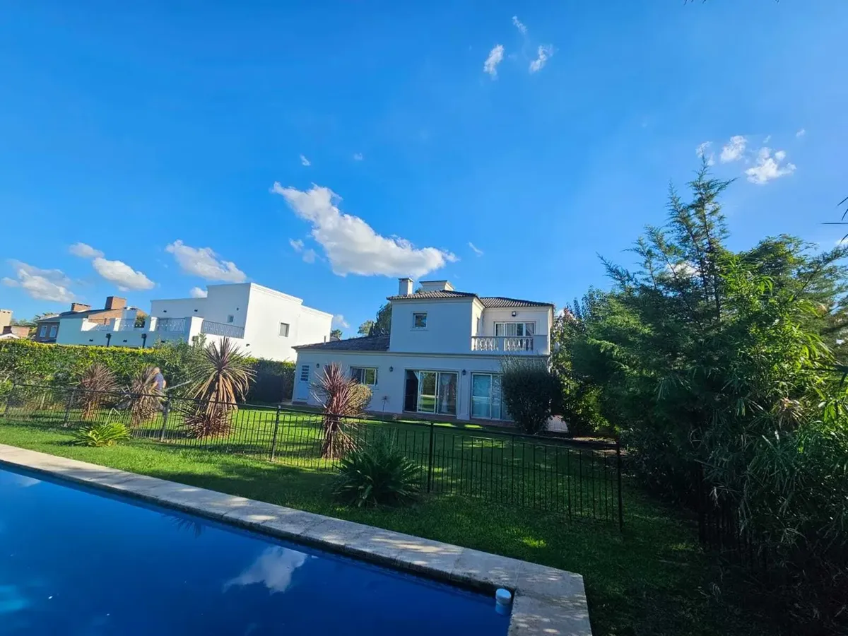 Casa amoblada de 3 dormitorios en La Casualidad, Pilar
