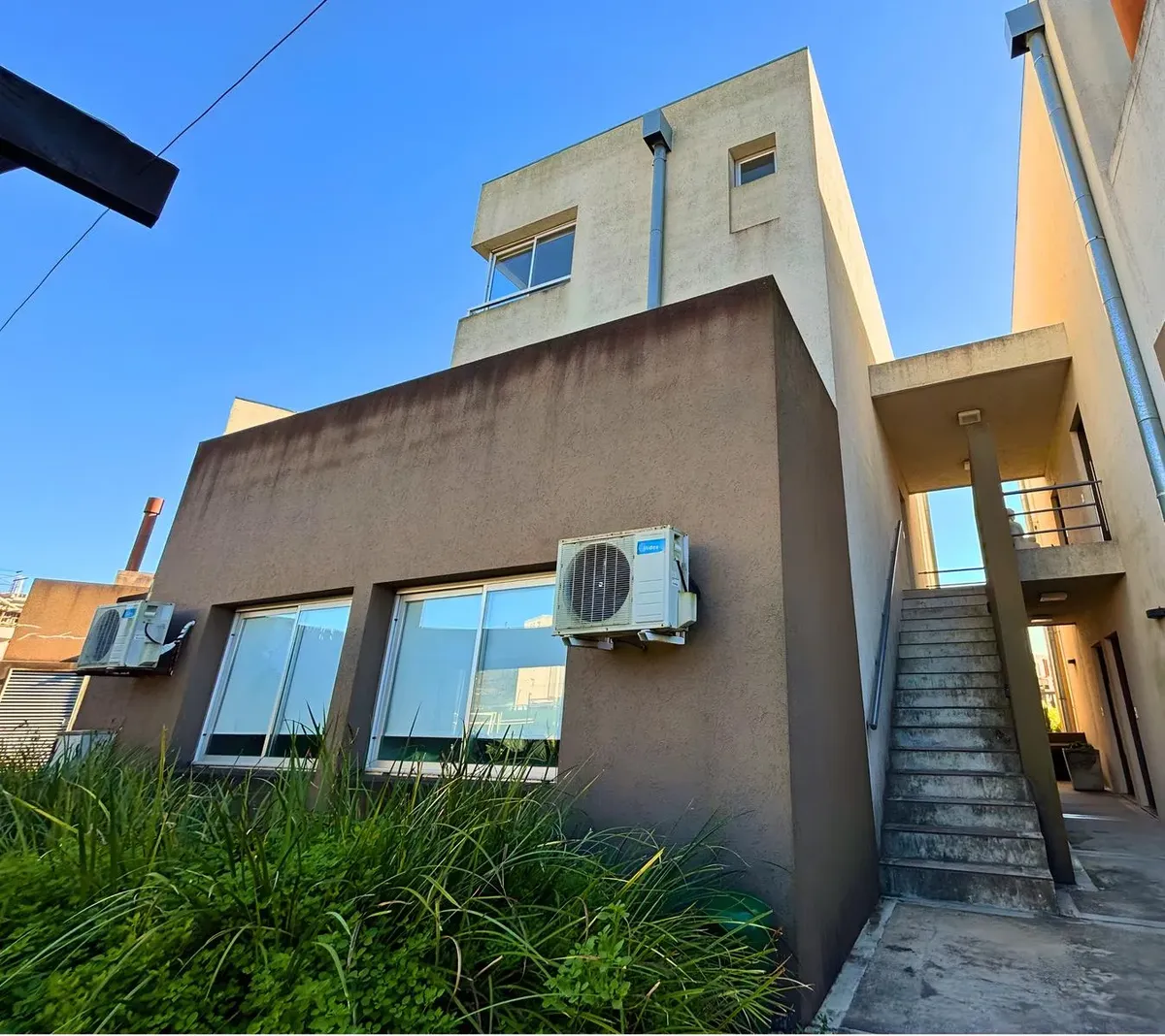 Duplex two-bedroom apartment with parking in Tigre