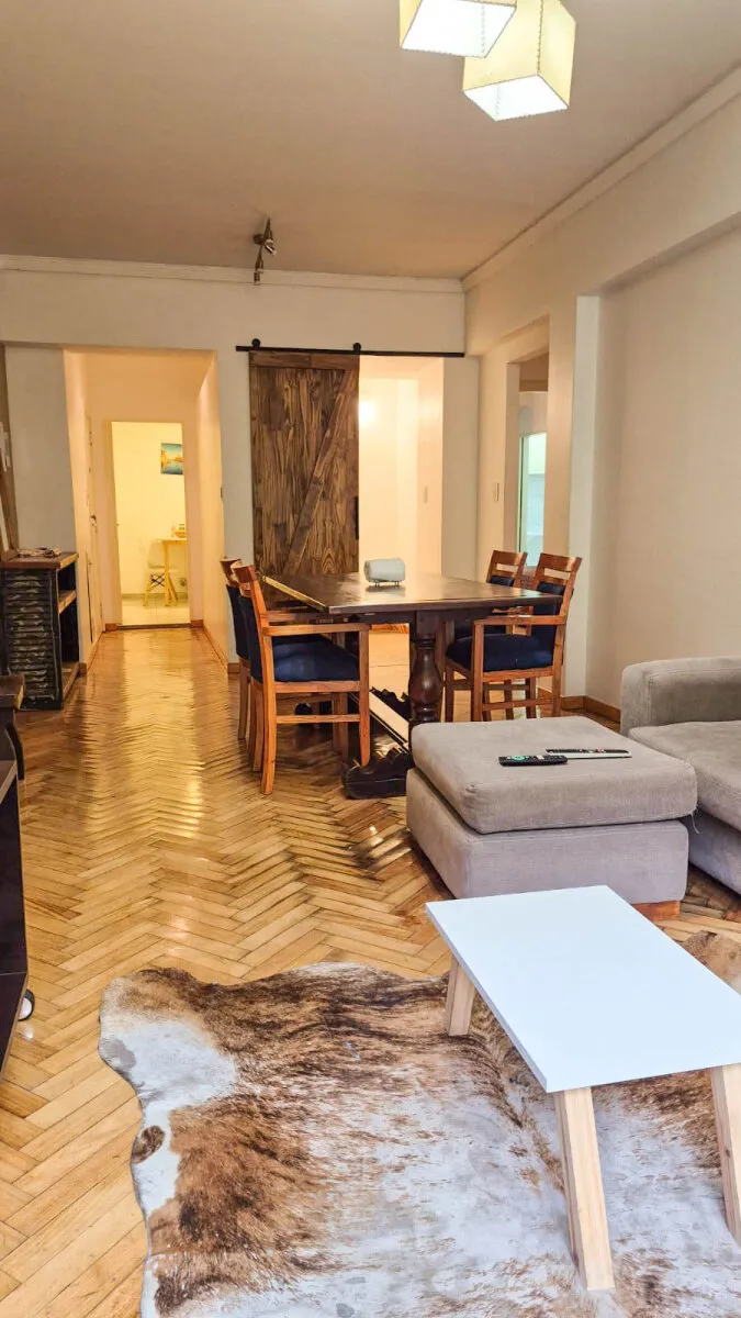 Furnished five-room apartment with balcony in Monserrat/Congreso