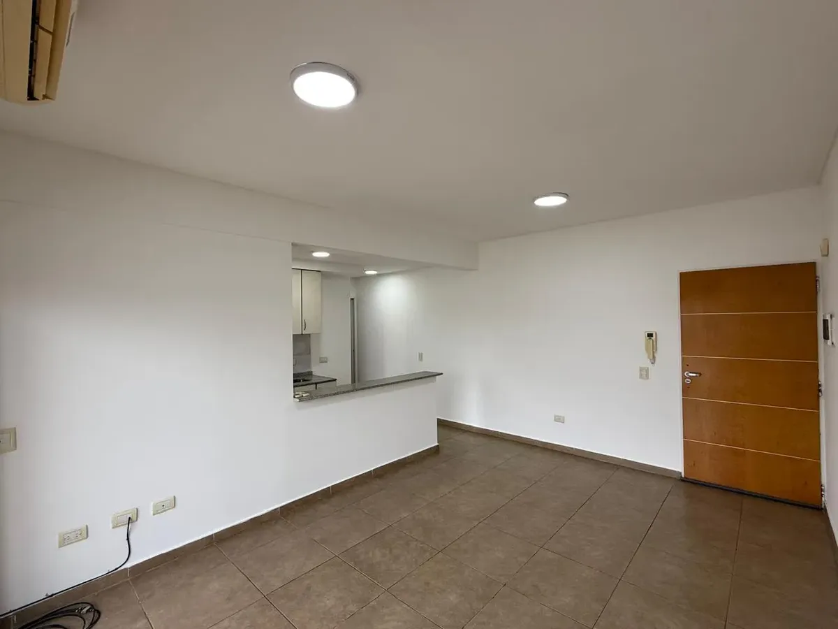 Departamento De 2 Ambientes Con Balcon En Alquiler En Agronomia