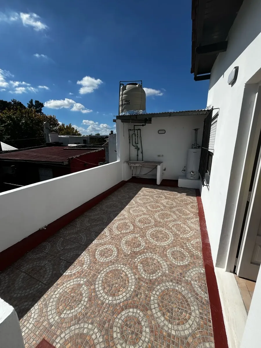 PH con balcón terraza y lavadero