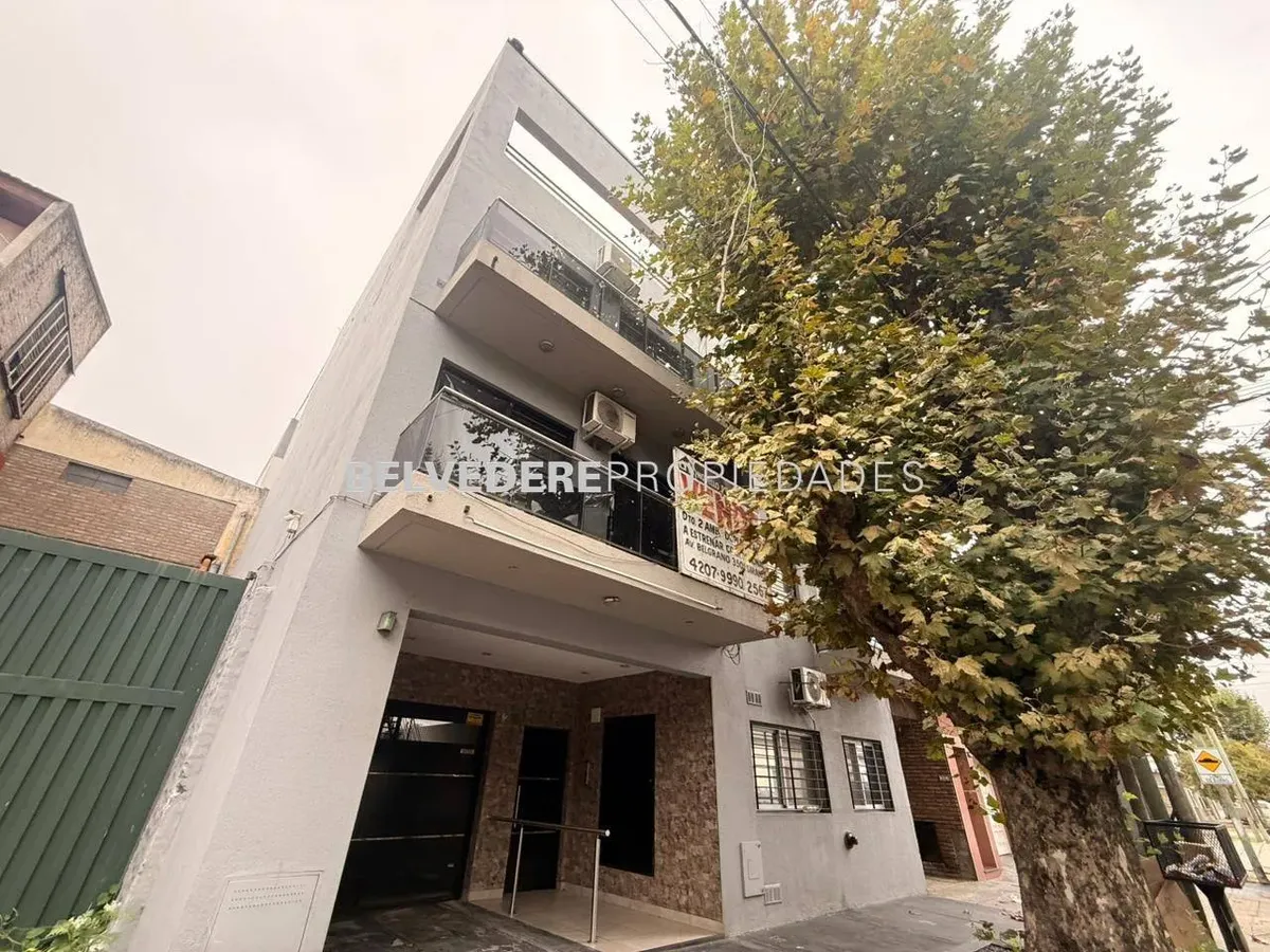 2 Ambientes En Sarandí | 2° Piso Por Escalera, Luminoso