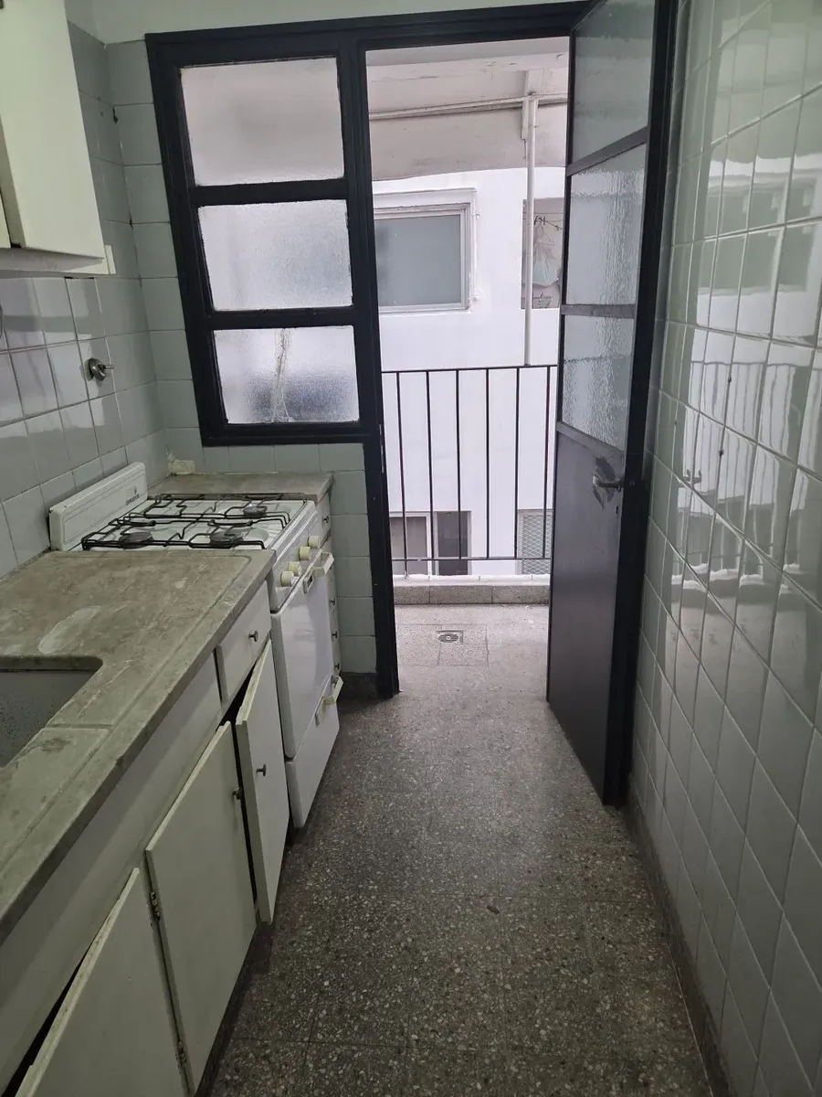 Alquiler Dos Ambientes A Media Cuadra Avda Corrientes