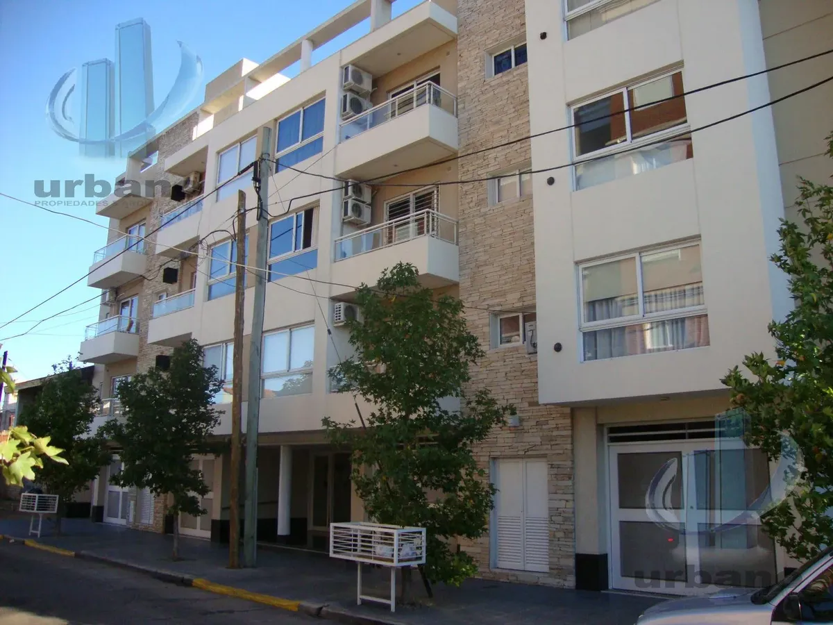 3rd-floor front 2-room with balcony