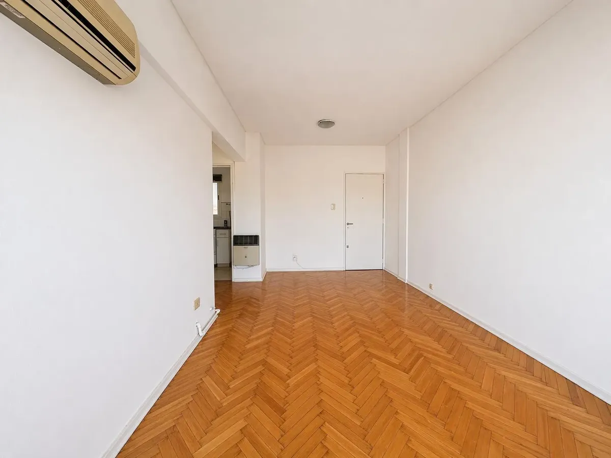 7th floor with balcony and AC
