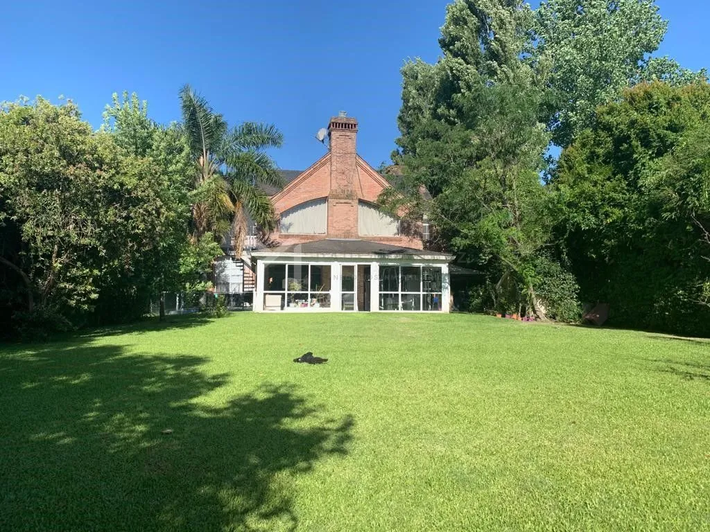 Furnished house with pool and marina