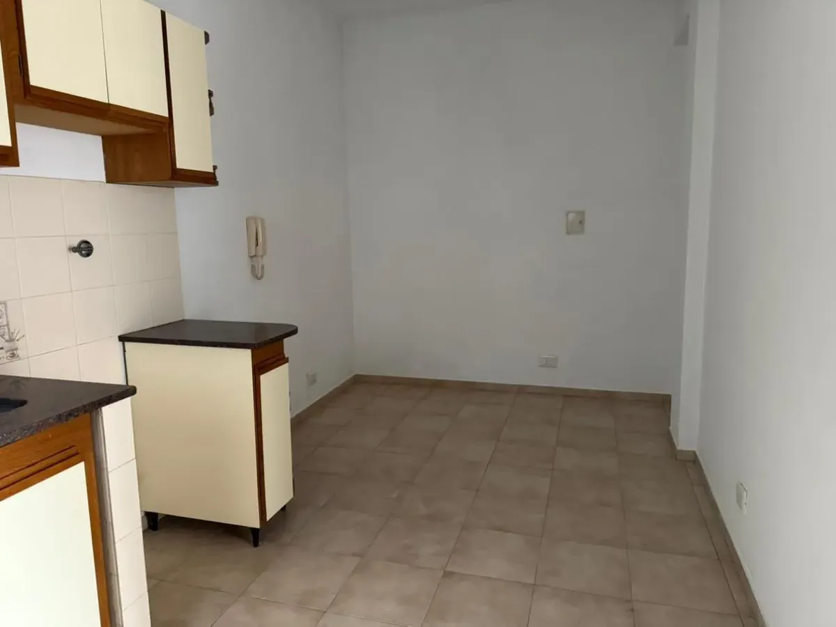 Departamento 3 Ambientes 1° Piso Por Escalera