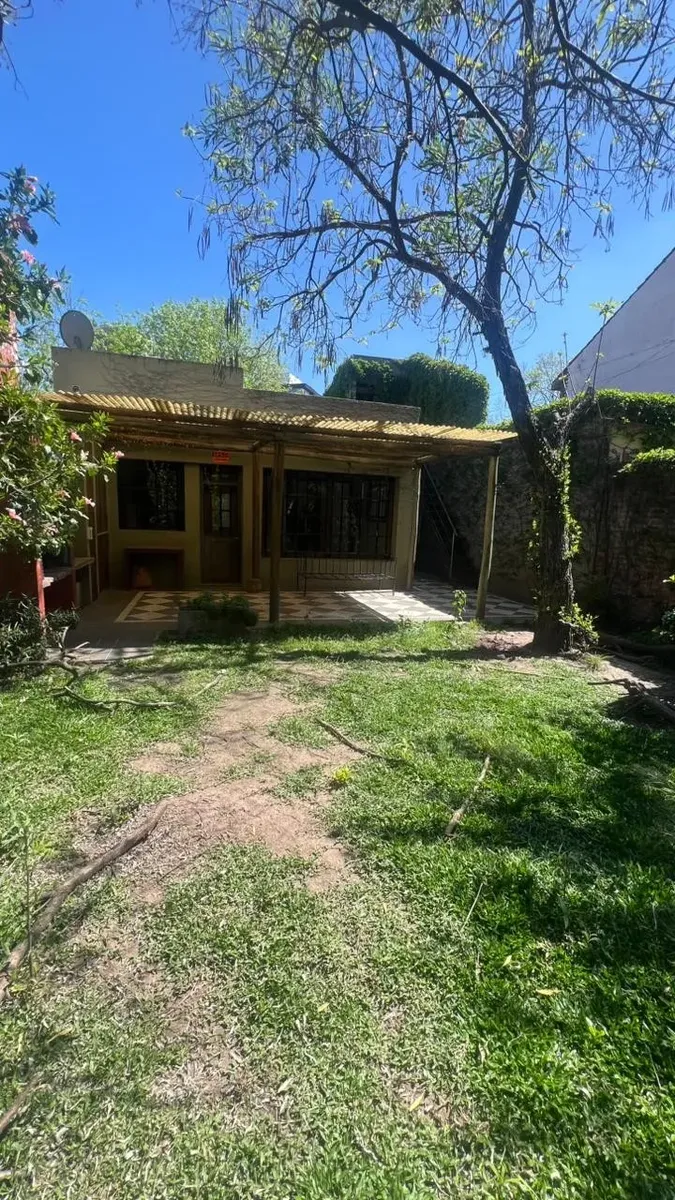 Casa De 4 Amb Con Cochera Dependencia Y Jardin En Alquiler En Villa Devoto