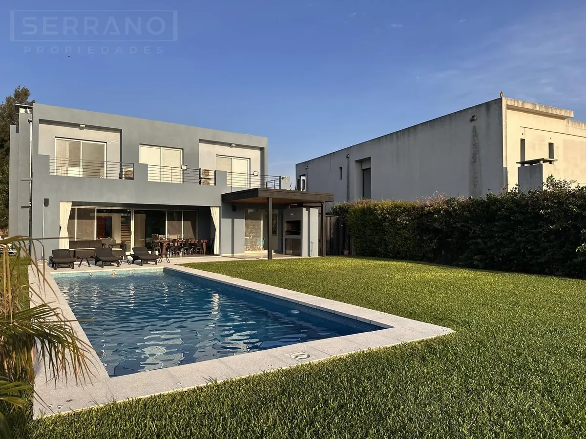 Casa En Venta De 6 Ambientes Con Pileta Y Vista Al Lago En La Comarca, General Pacheco Tigre