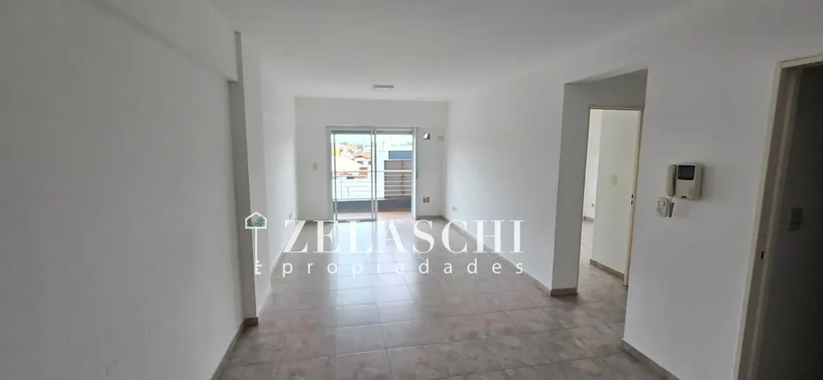 Alquiler: Departamento 2 Ambientes, Al Frente - Bonifacini, Caseros